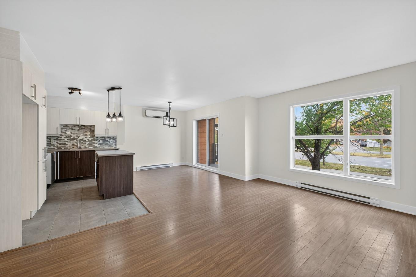 Vue d'ensemble - 100-16370 Rue Sherbrooke E., Montréal (Rivière-Des-Prairies/Pointe-Aux-Trembles), QC - Indoor