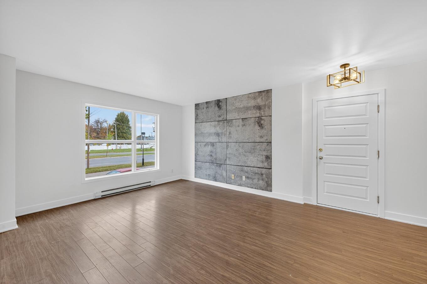 Salon - 100-16370 Rue Sherbrooke E., Montréal (Rivière-Des-Prairies/Pointe-Aux-Trembles), QC - Indoor Photo Showing Other Room