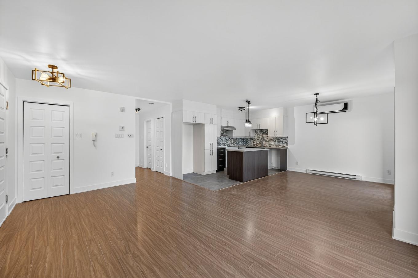 Vue d'ensemble - 100-16370 Rue Sherbrooke E., Montréal (Rivière-Des-Prairies/Pointe-Aux-Trembles), QC - Indoor