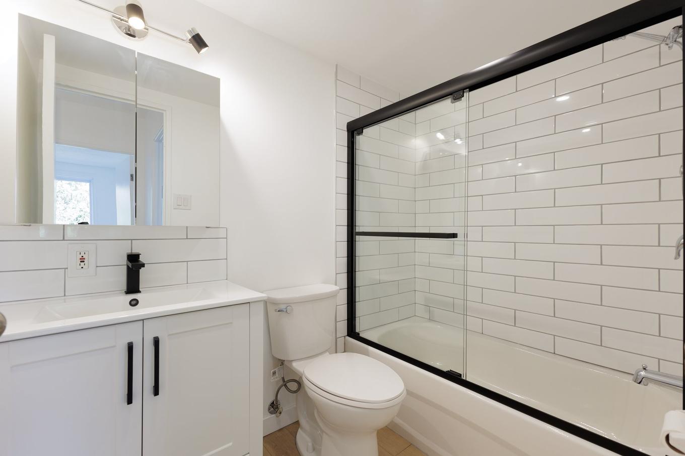 Bathroom - 303-350 Rue Querbes, Vaudreuil-Dorion, QC - Indoor Photo Showing Bathroom