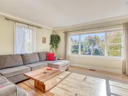 21 Lawnwood Avenue  Halifax, NS B3N 1E6