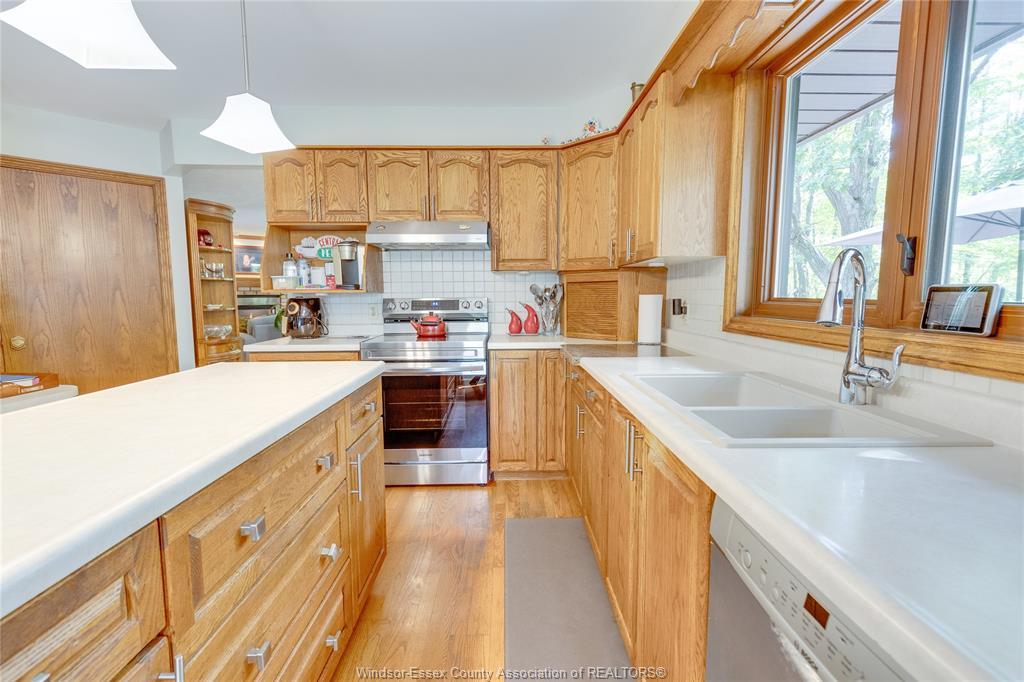 492 Gregory Line, Wheatley, ON