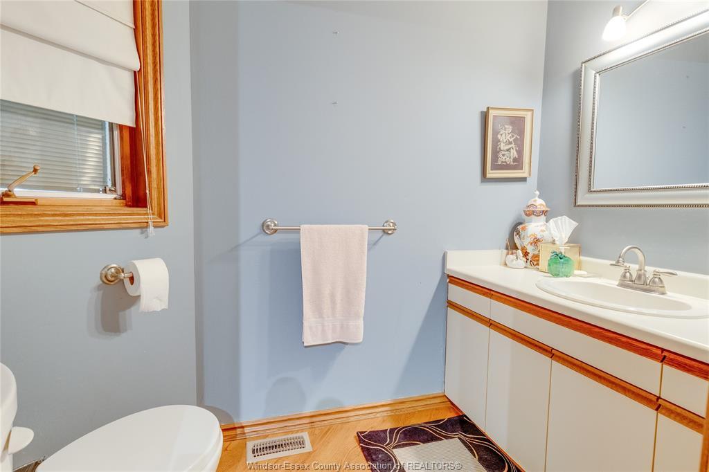 492 Gregory Line, Wheatley, ON