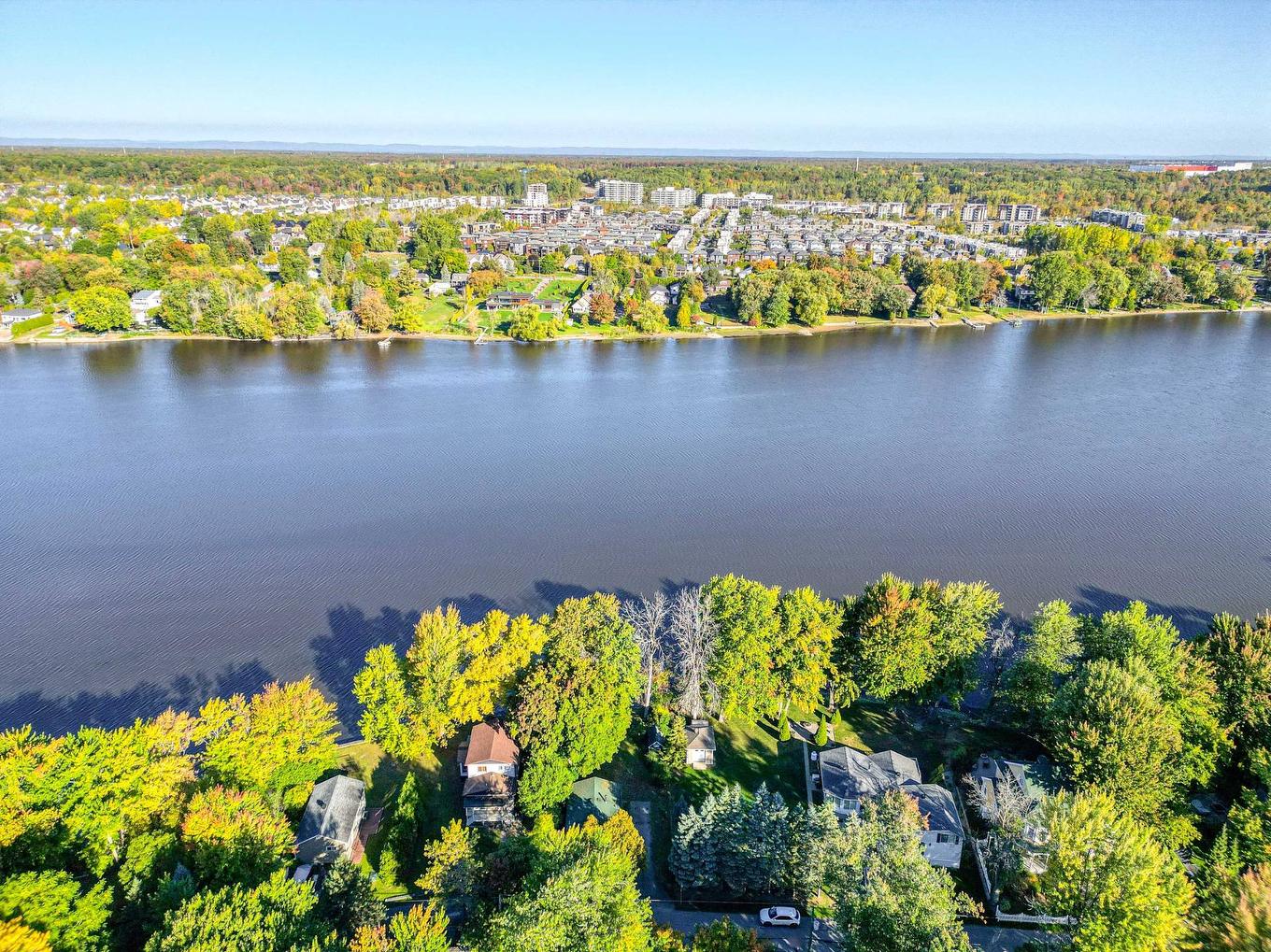 Vue d'ensemble - 26 Tsse Debien, Laval (Auteuil), QC - Outdoor With Body Of Water With View