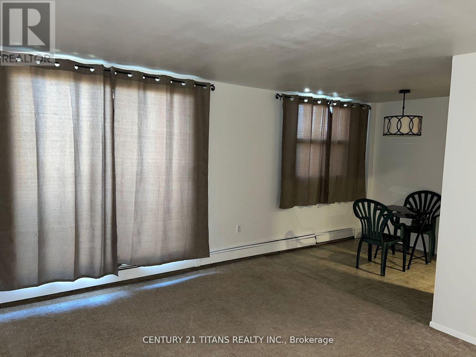 702 - 931 Wonderland Road, London South, ON - Indoor