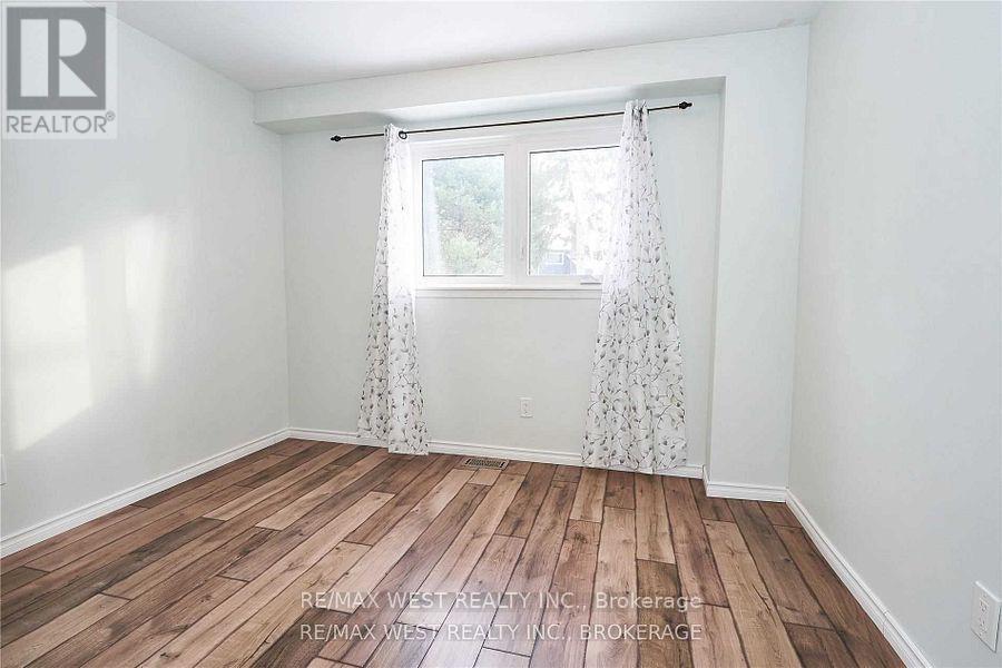 323 Centre Street, Shelburne, ON - Indoor Photo Showing Other Room