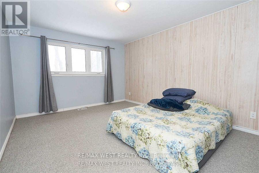 323 Centre Street, Shelburne, ON - Indoor Photo Showing Bedroom