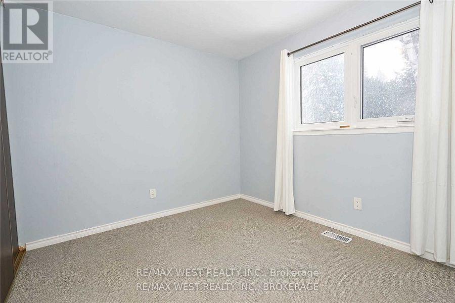 323 Centre Street, Shelburne, ON - Indoor Photo Showing Other Room