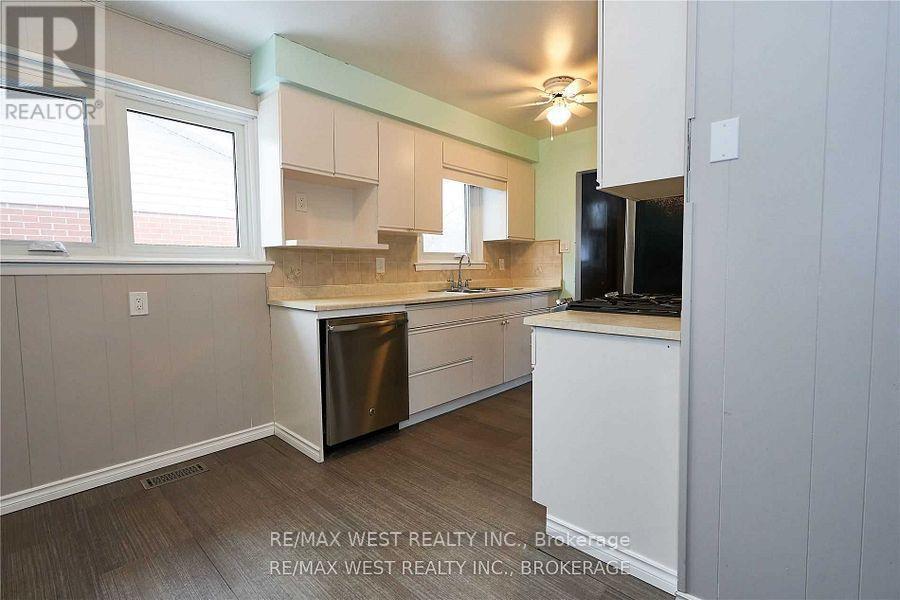 323 Centre Street, Shelburne, ON - Indoor Photo Showing Kitchen