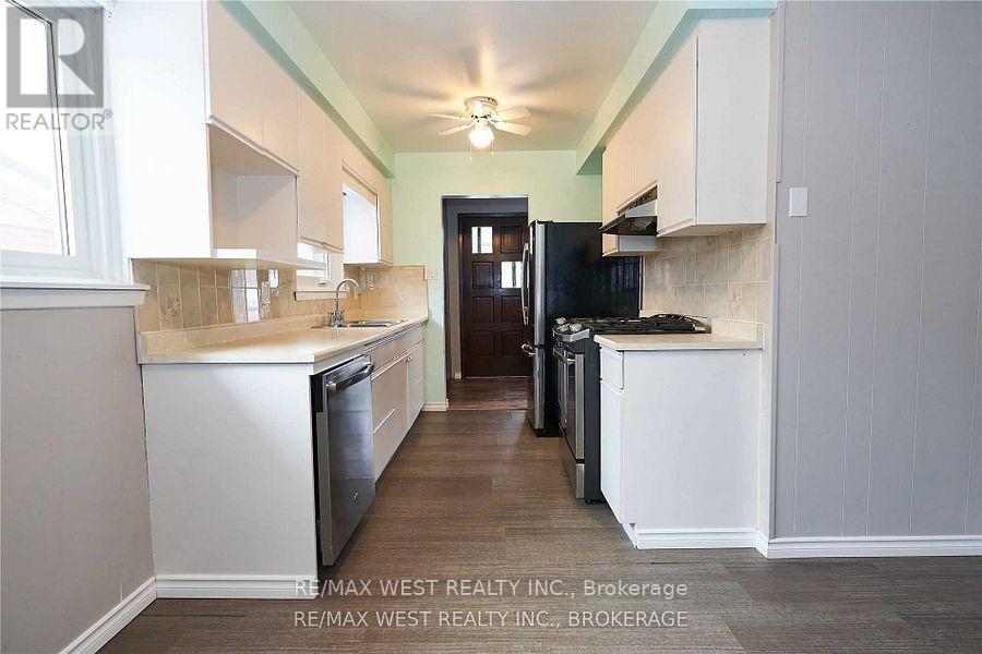 323 Centre Street, Shelburne, ON - Indoor Photo Showing Kitchen