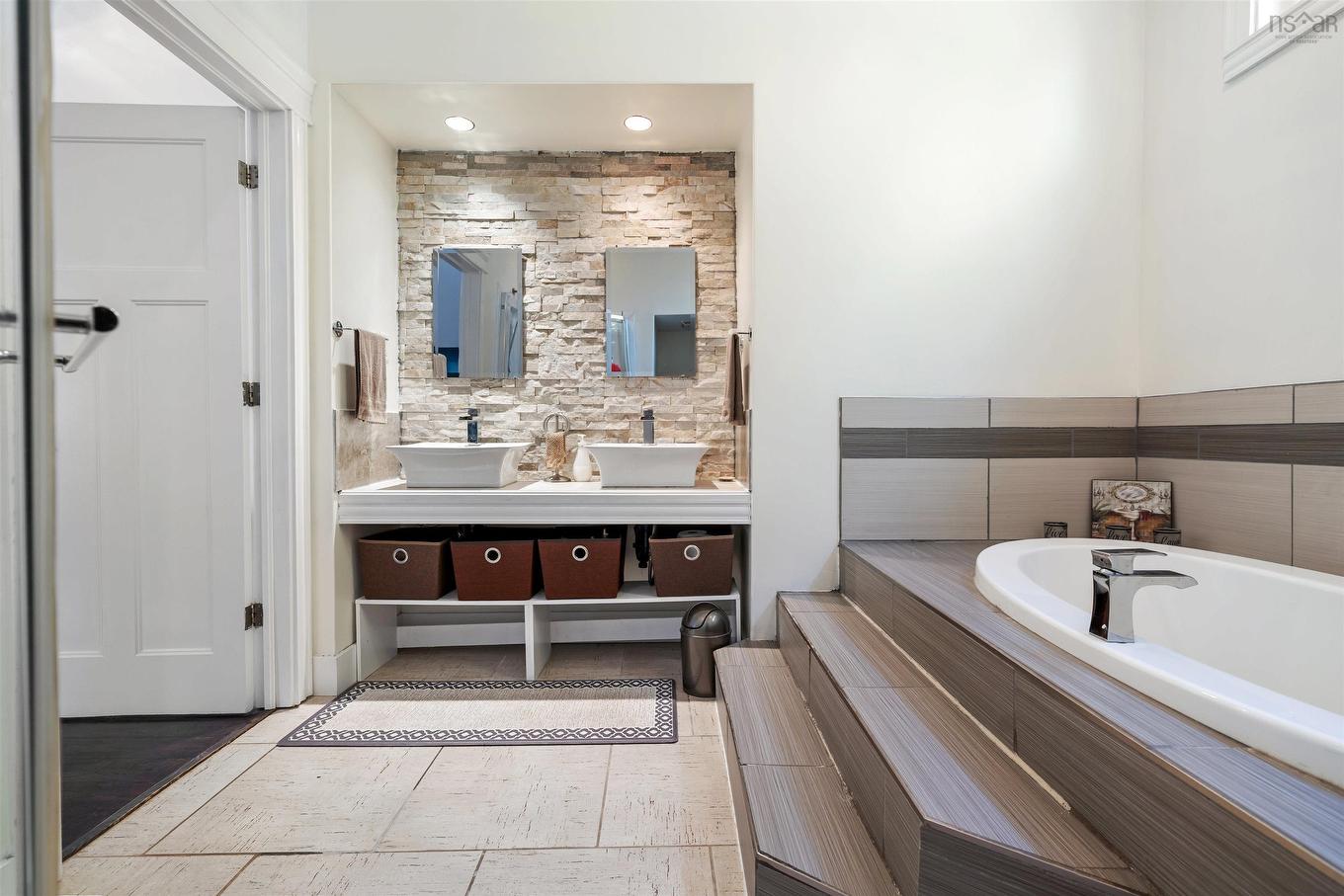 208 Pleasant Street, Truro, NS