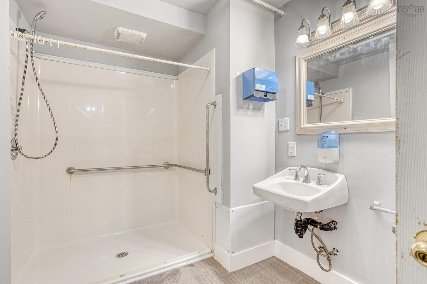 105 Pleasant Street, Dartmouth, NS