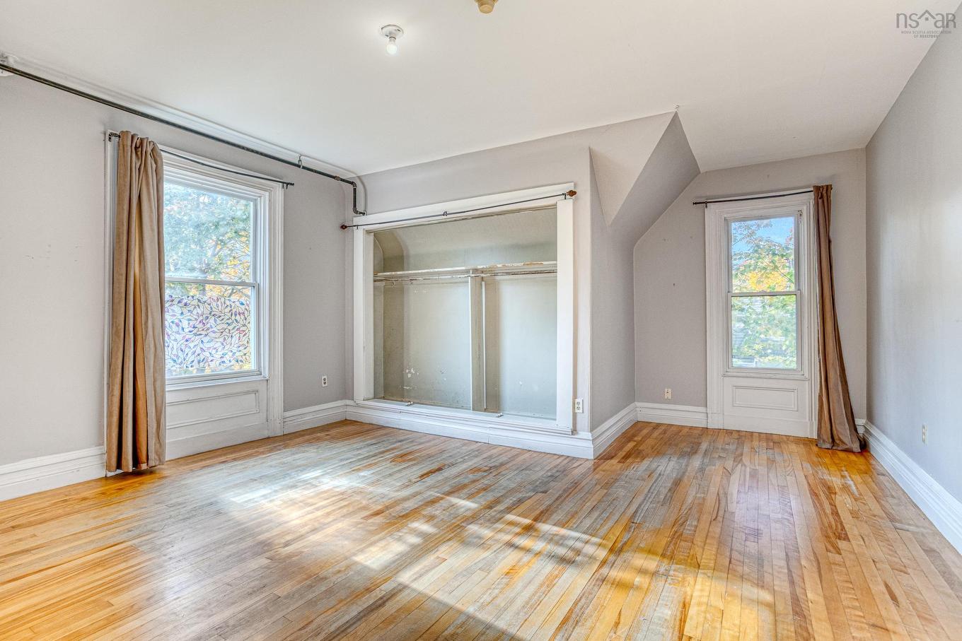 105 Pleasant Street, Dartmouth, NS