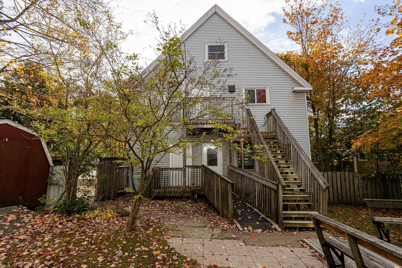 105 Pleasant Street, Dartmouth, NS