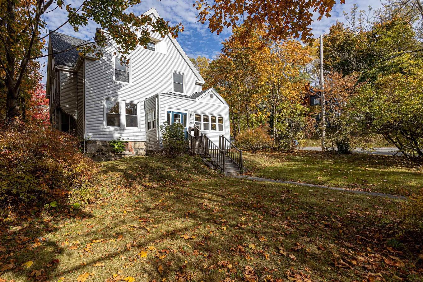 105 Pleasant Street, Dartmouth, NS