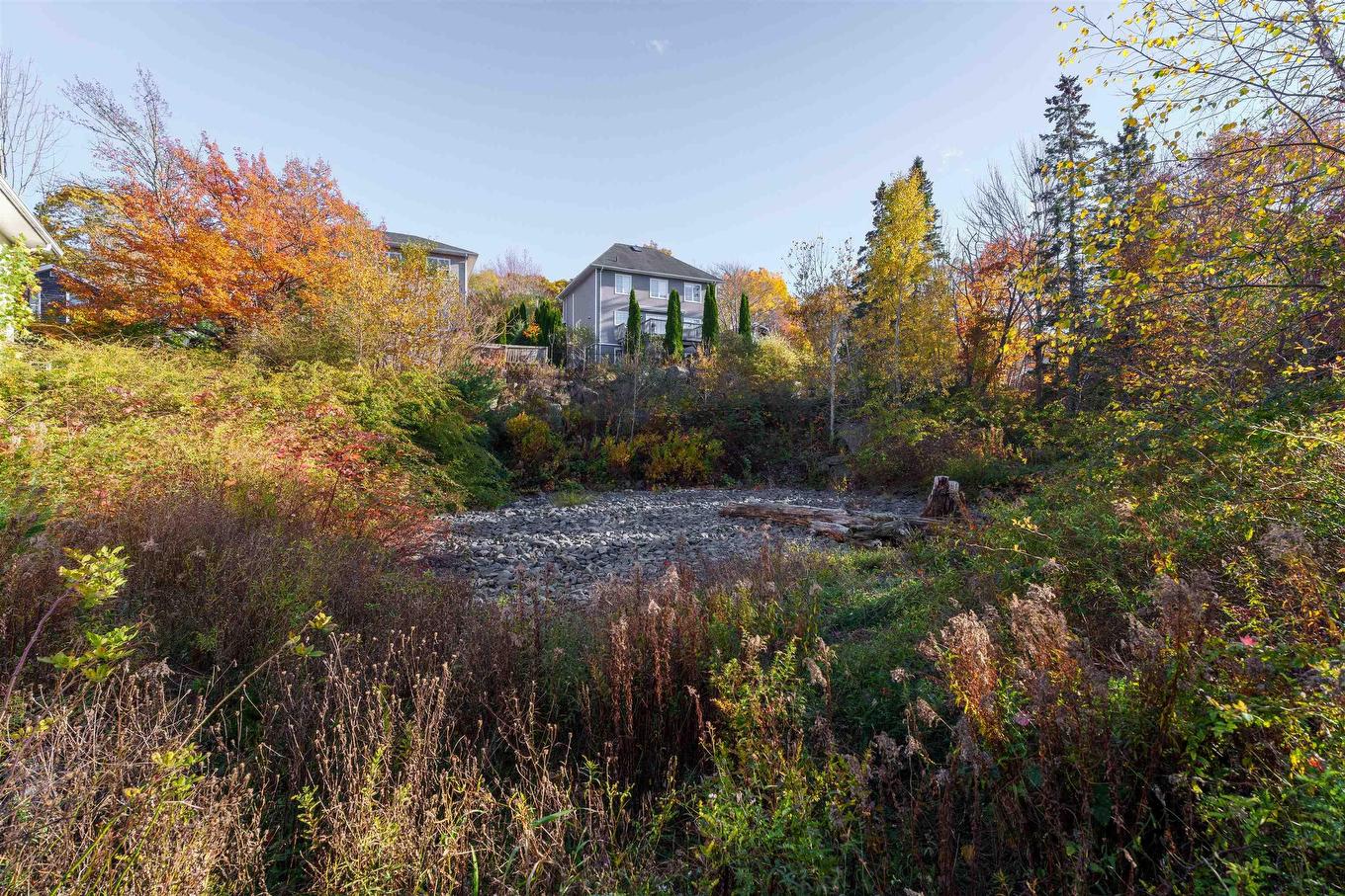 90 Golf Links Road, Bedford, NS