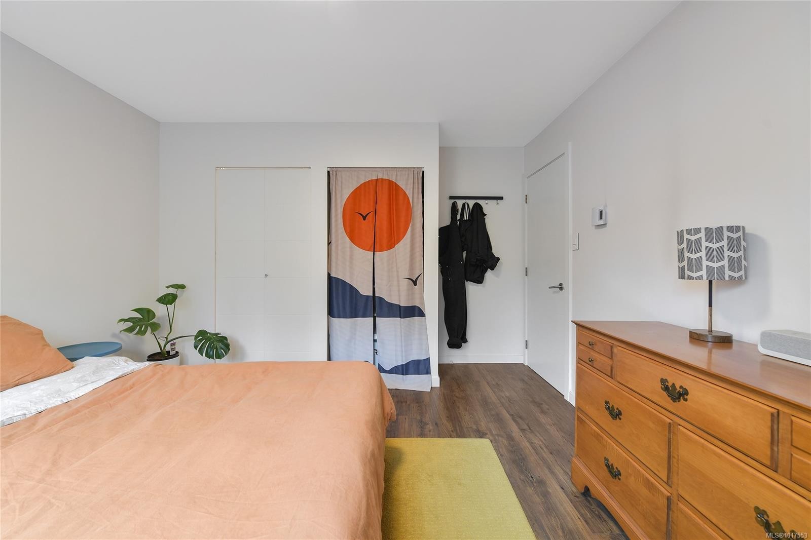 208-955 Dingley Dell, Esquimalt, BC - Indoor Photo Showing Bedroom