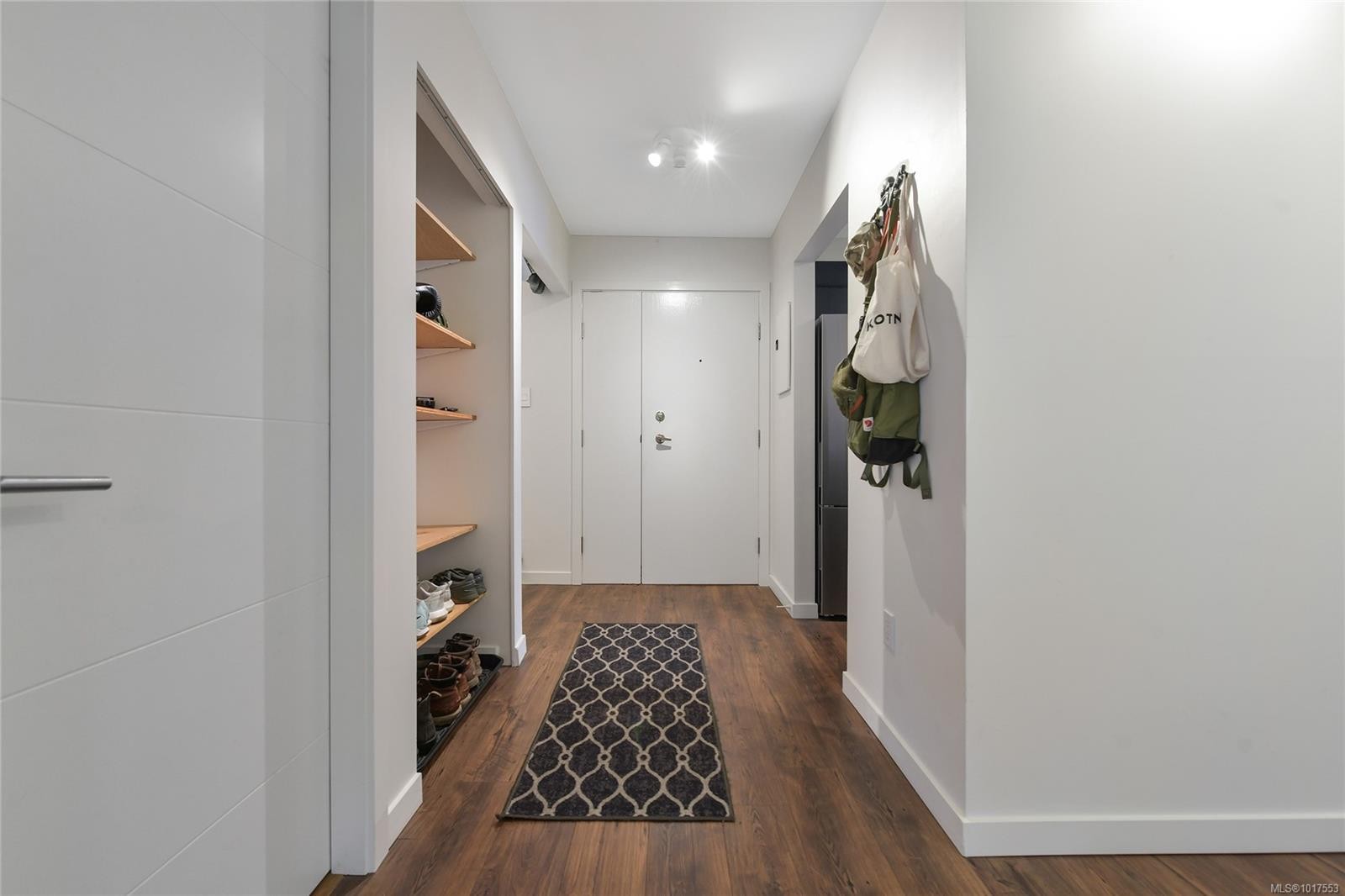 208-955 Dingley Dell, Esquimalt, BC - Indoor Photo Showing Other Room