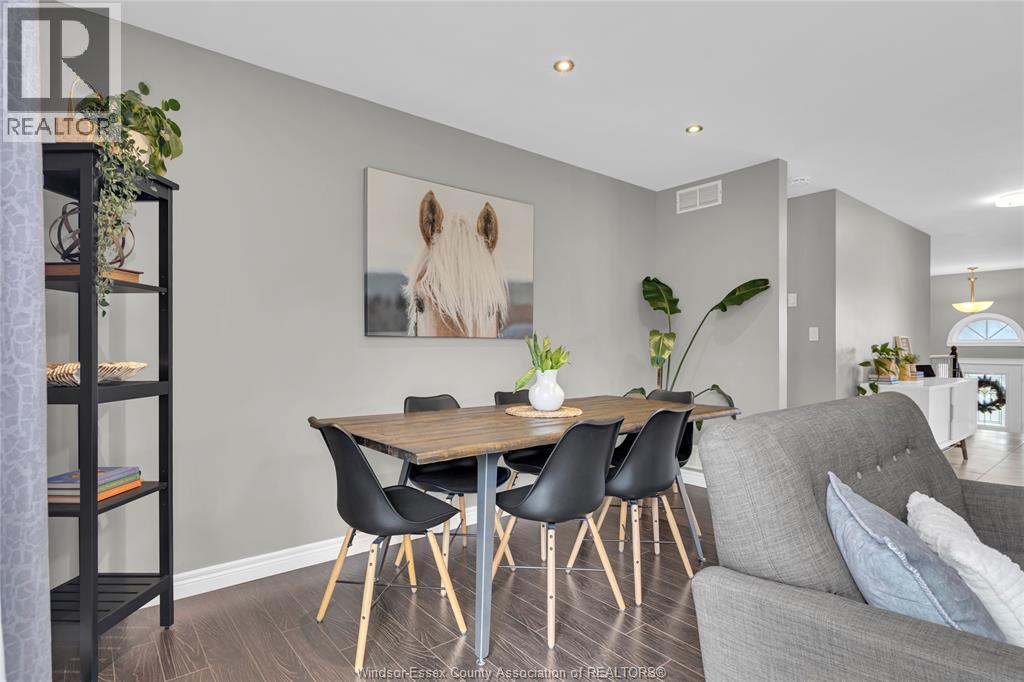 1099 Clover, Windsor, ON - Indoor Photo Showing Dining Room