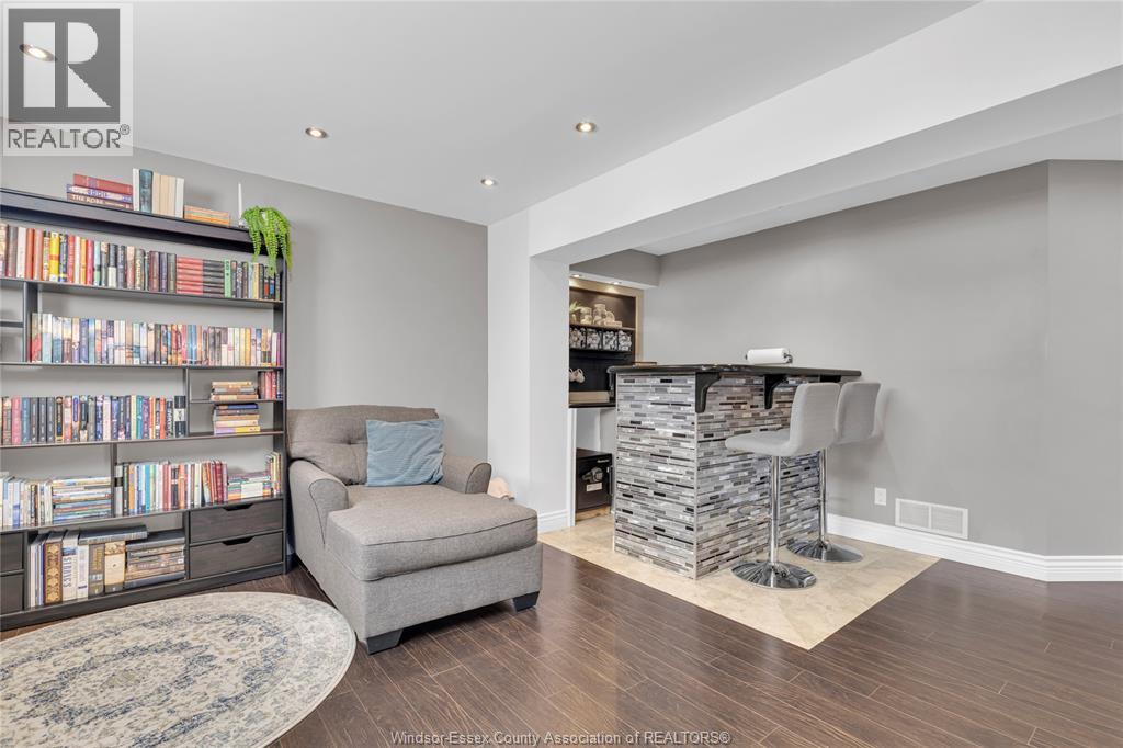 1099 Clover, Windsor, ON - Indoor