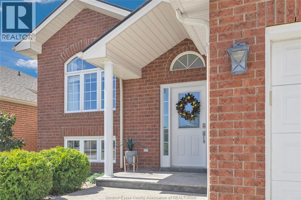 1099 Clover, Windsor, ON - Outdoor With Exterior