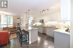 105 - 333 CLARK AVENUE Vaughan, ON L4J 7K4