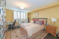 Lg 2nd Bedroom W Dbl Closet&Lg Windows -