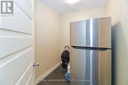 Ensuite Locker W Ample Storage Space -