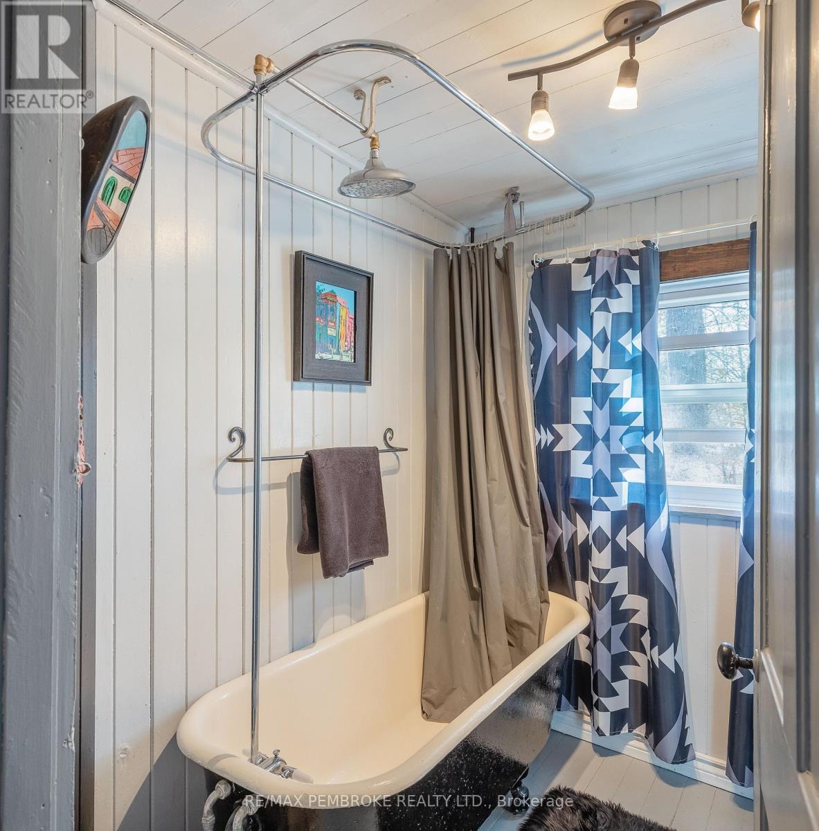 127 Alexandra Street, Petawawa, ON - Indoor Photo Showing Bathroom