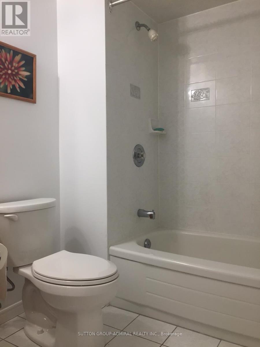 10 Charnwood Place, Markham, ON - Indoor Photo Showing Bathroom