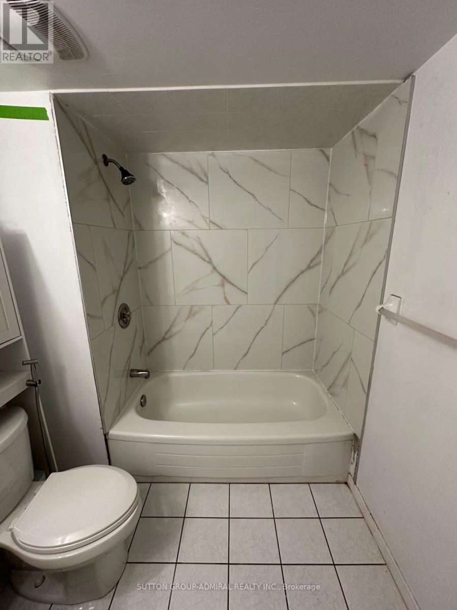 10 Charnwood Place, Markham, ON - Indoor Photo Showing Bathroom