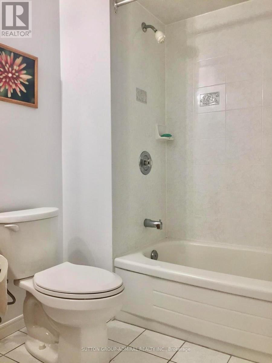 10 Charnwood Place, Markham, ON - Indoor Photo Showing Bathroom