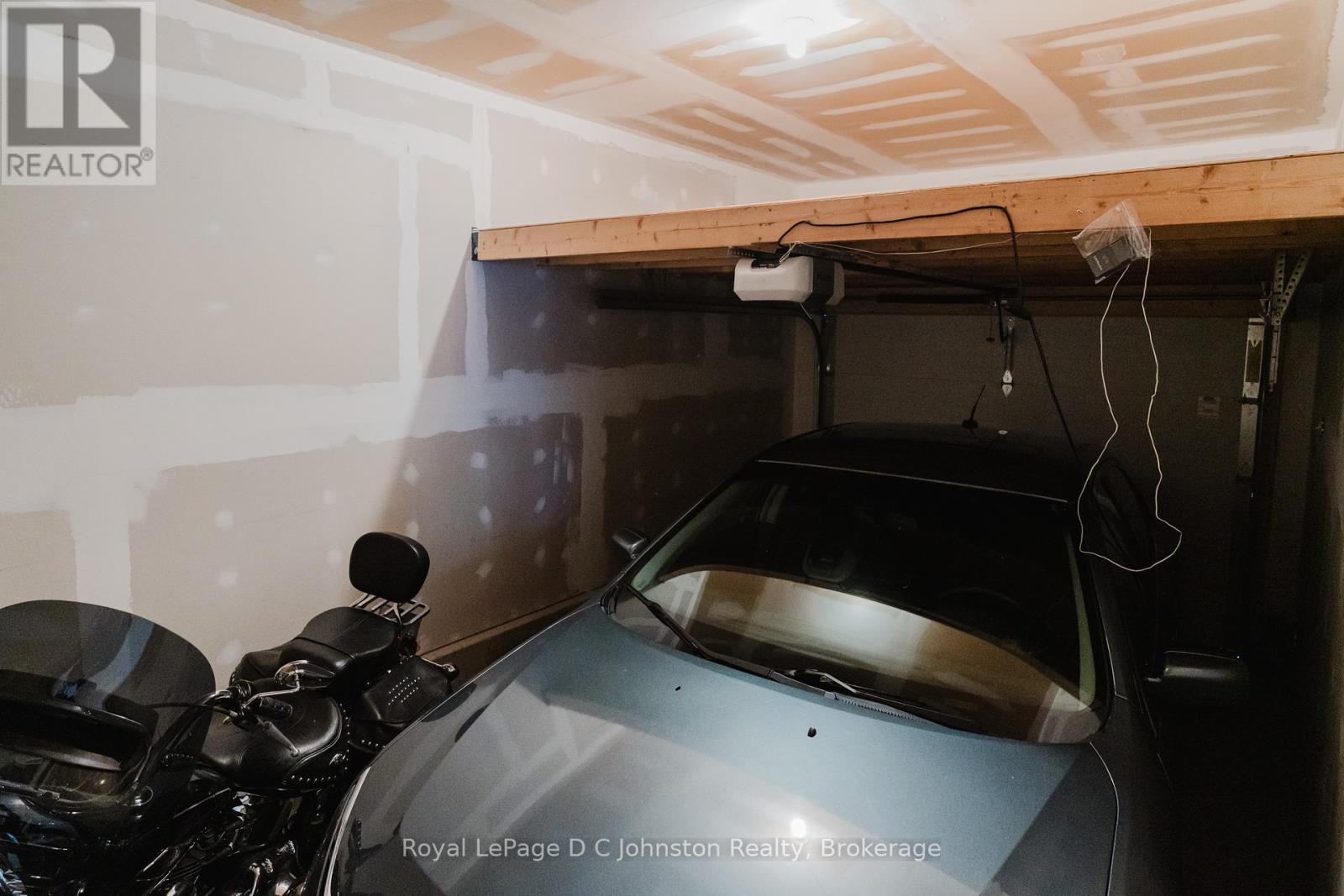 Single Car Garage - 665 7Th Street E, Owen Sound, ON - Indoor Photo Showing Garage