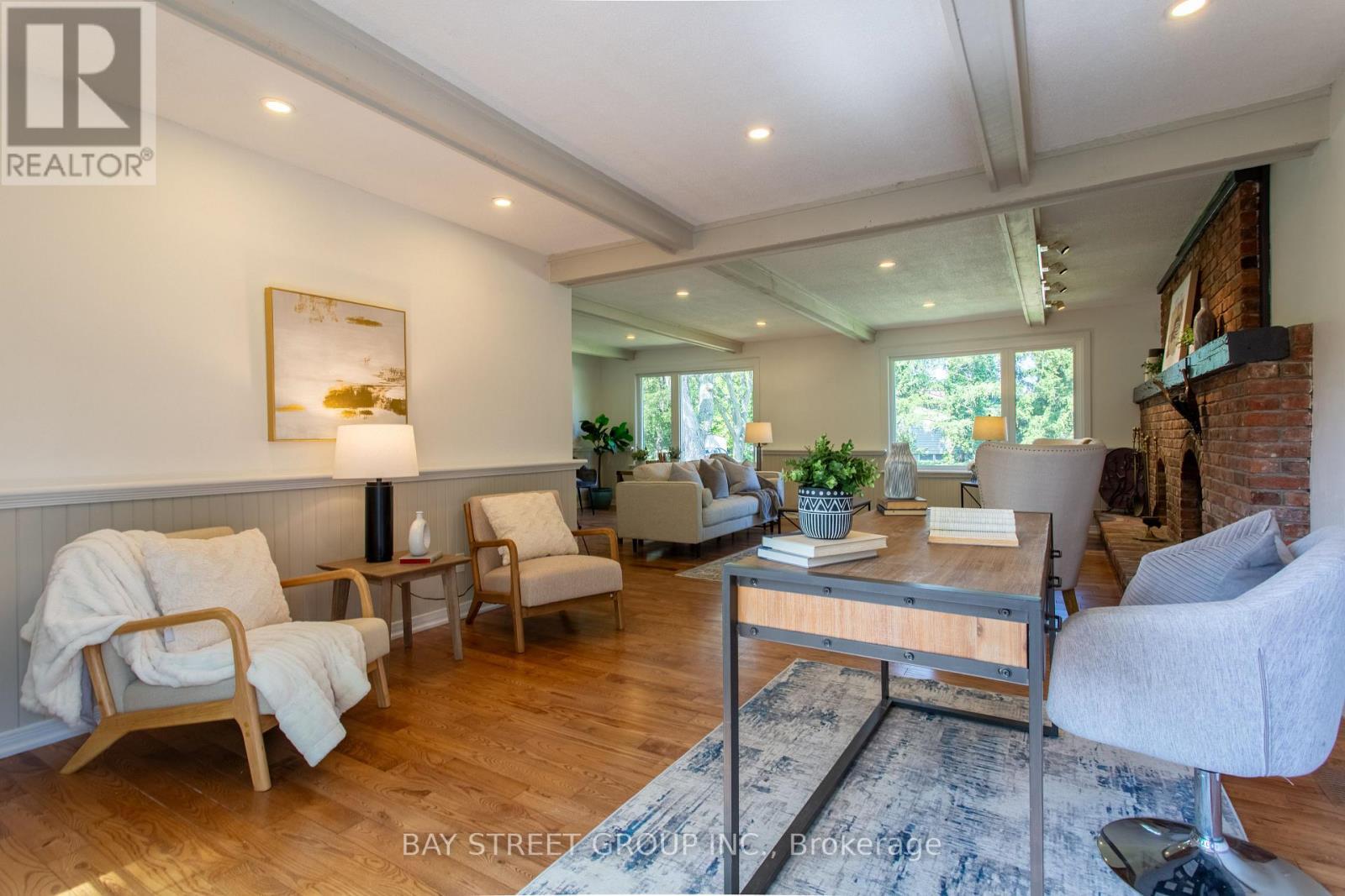 2 Parklane Crescent, St. Catharines, ON - Indoor Photo Showing Living Room