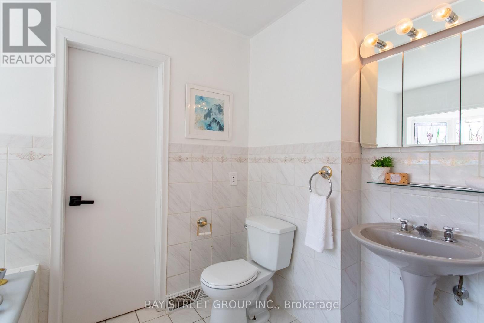 2 Parklane Crescent, St. Catharines, ON - Indoor Photo Showing Bathroom