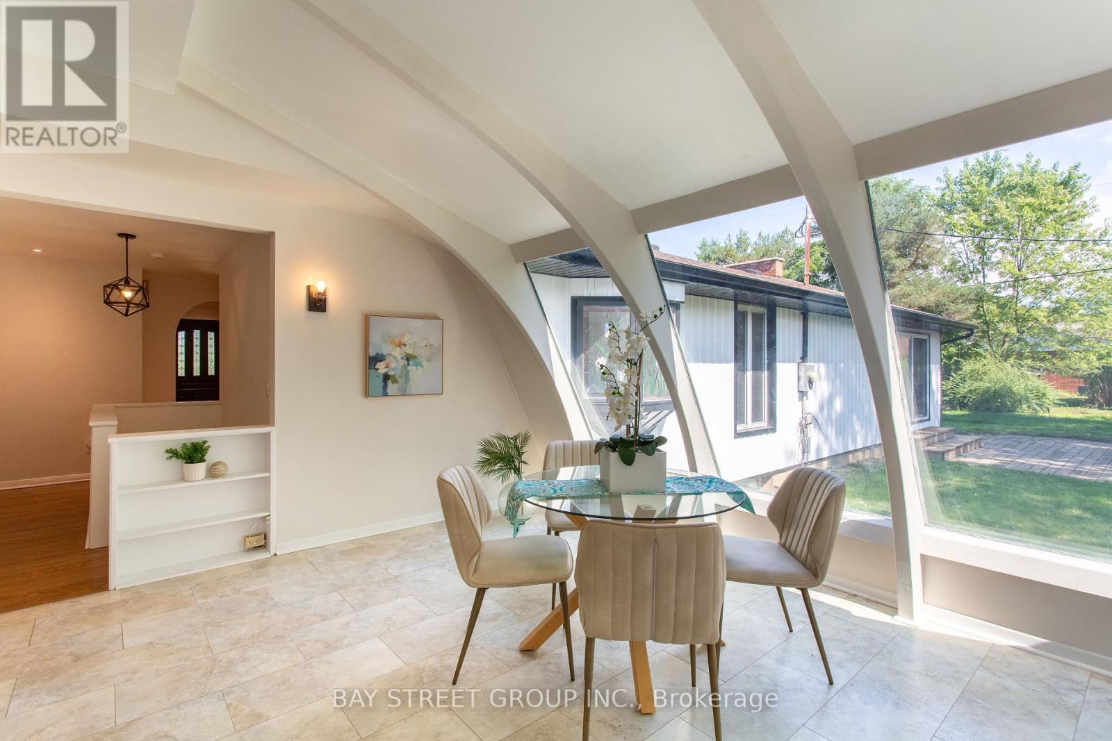 2 Parklane Crescent, St. Catharines, ON - Indoor Photo Showing Dining Room