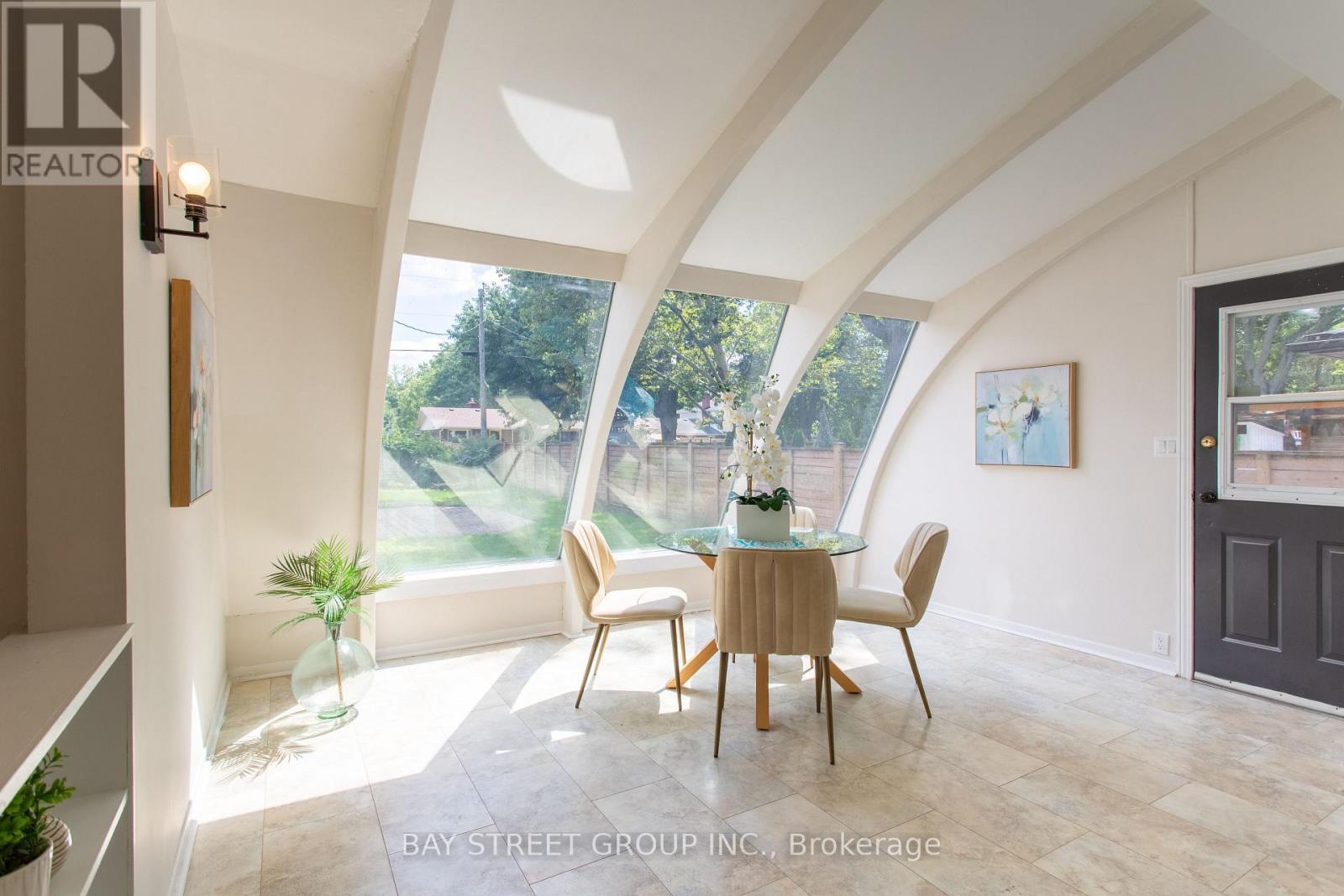 2 Parklane Crescent, St. Catharines, ON - Indoor Photo Showing Dining Room
