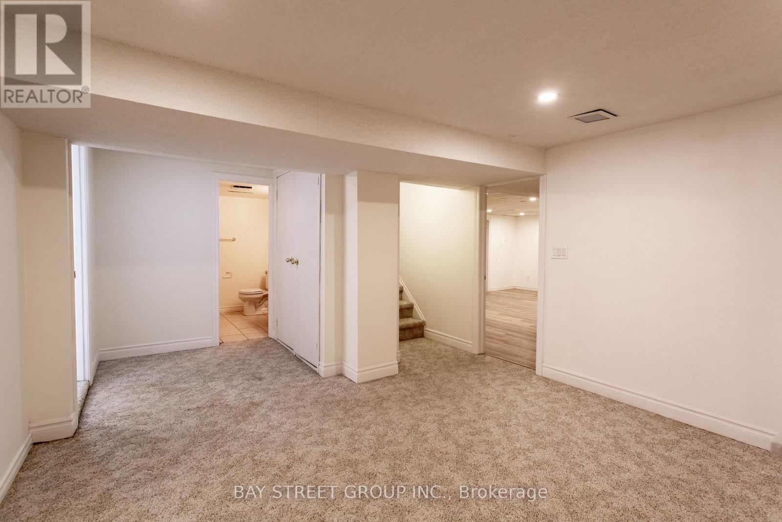 2 Parklane Crescent, St. Catharines, ON - Indoor