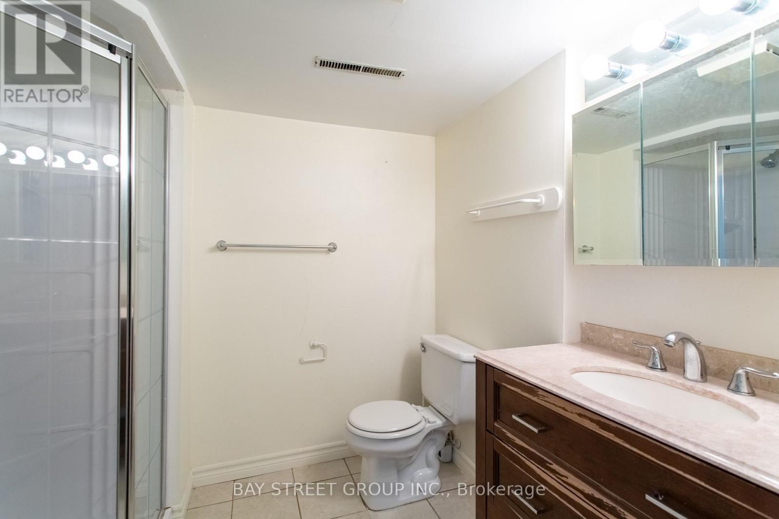 2 Parklane Crescent, St. Catharines, ON - Indoor Photo Showing Bathroom