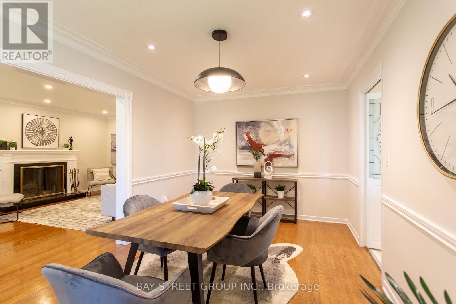 2 Parklane Crescent, St. Catharines, ON - Indoor With Fireplace