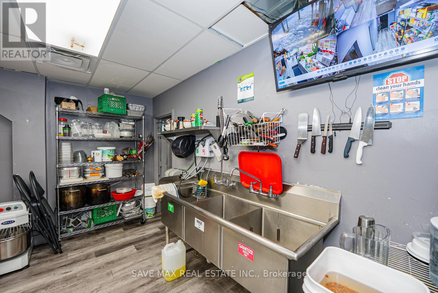 4681 Queen Street, Niagara Falls, ON