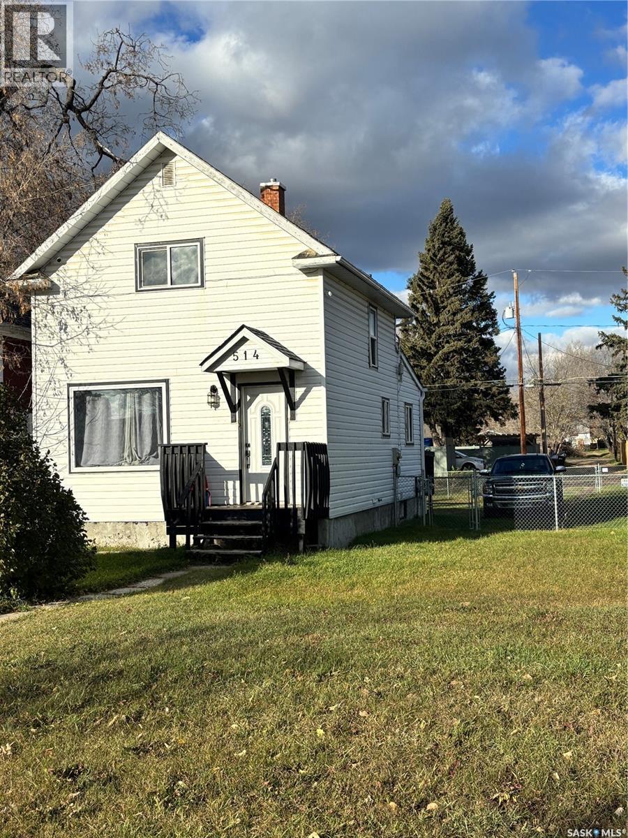 514 8Th Street E, Prince Albert, SK - Outdoor