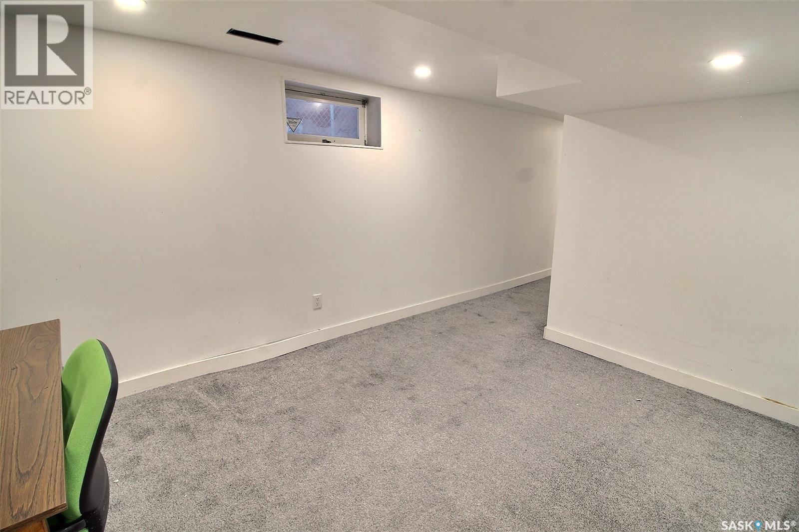 514 8Th Street E, Prince Albert, SK - Indoor