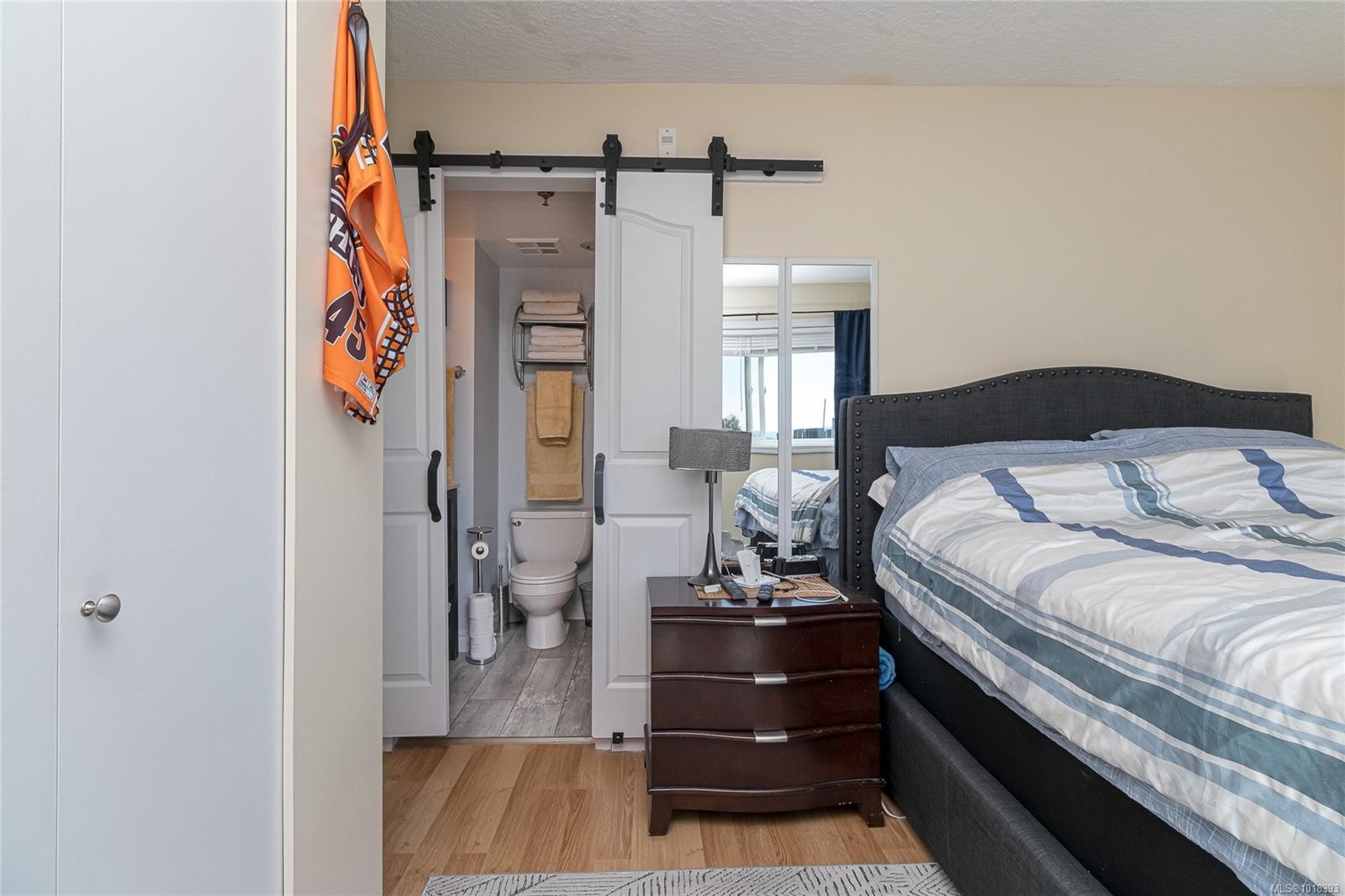 312-3460 Quadra St, Saanich, BC - Indoor Photo Showing Bedroom