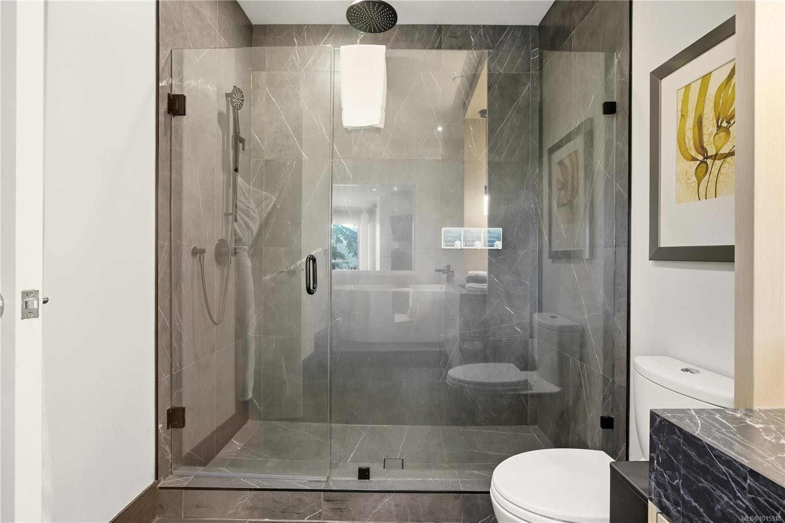 306-596 Marine Dr, Ucluelet, BC - Indoor Photo Showing Bathroom