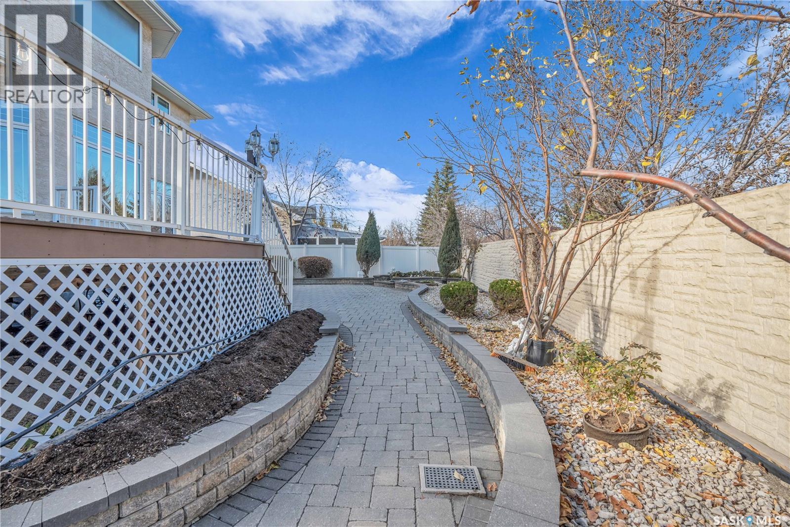 1539 Lakeridge Drive N, Regina, SK - Outdoor