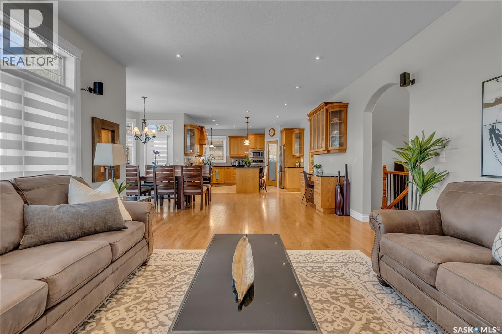 1539 Lakeridge Drive N, Regina, SK - Indoor Photo Showing Living Room