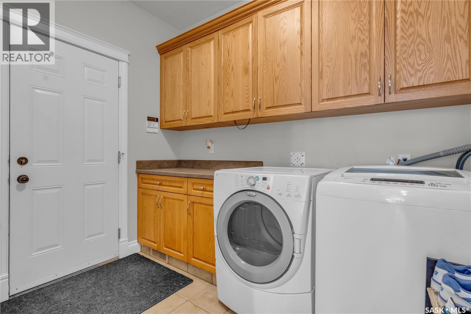 1539 Lakeridge Drive N, Regina, SK - Indoor Photo Showing Laundry Room