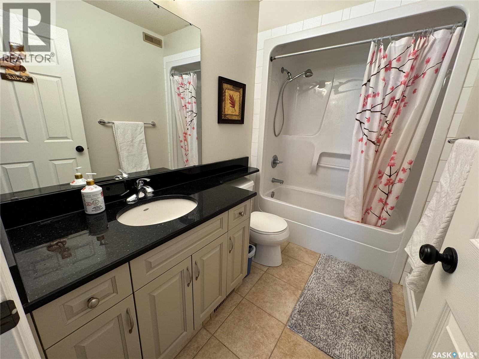 1539 Lakeridge Drive N, Regina, SK - Indoor Photo Showing Bathroom