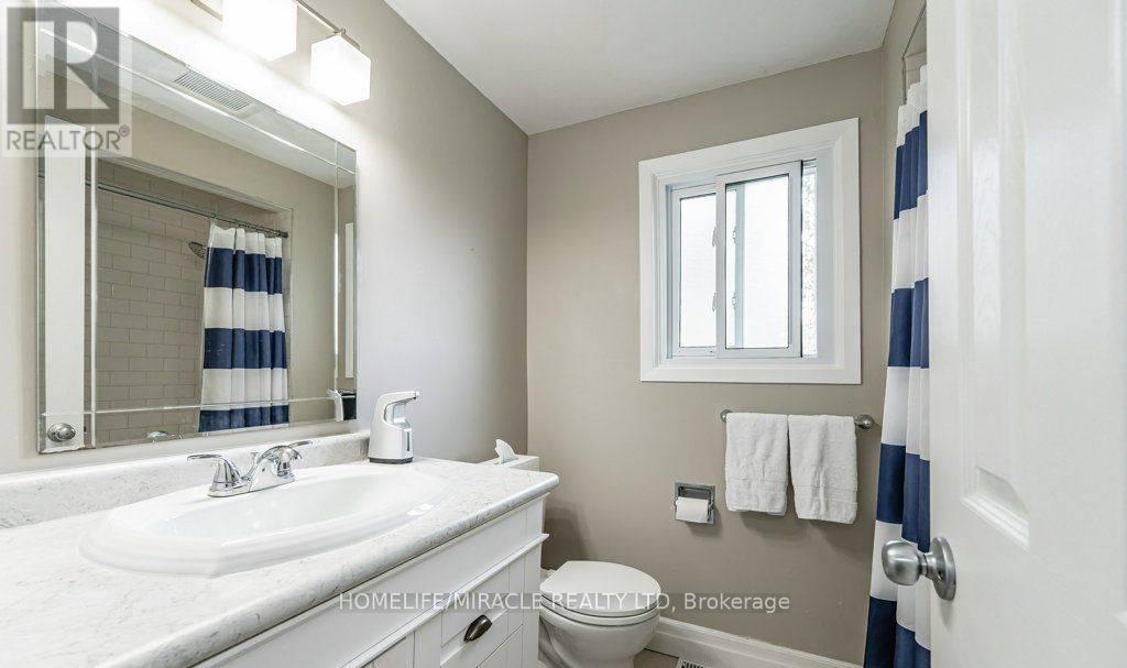 159 Old Carriage Drive, Kitchener, ON - Indoor Photo Showing Bathroom